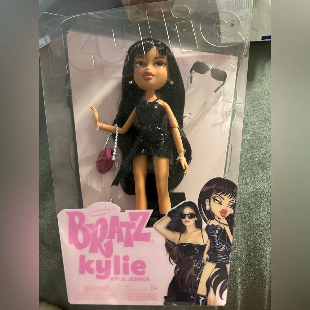Bratz x Kylie Jenner Bratz doll - Picture 4 of 4